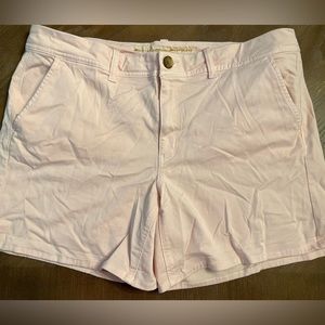 AE light pink midi shorts